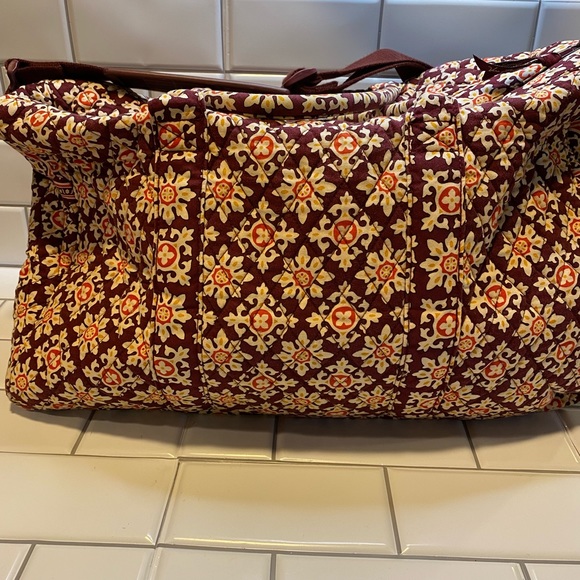Vera Bradley Large Weekender Travel Bag - VINTAGE MEDALLION - Picture 6 of 14